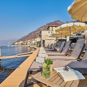 https://hotel-villa-aurora-lezzeno.it-lombardy.com