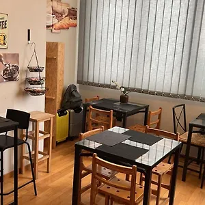 Bed & Breakfast Factory Design, Napels